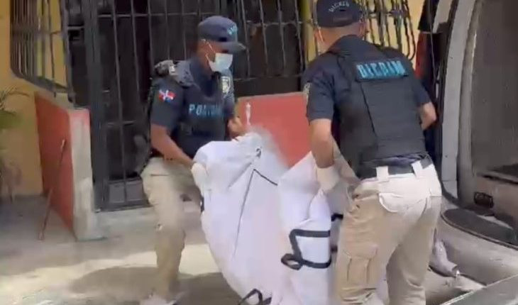 Policía investiga muerte de madre e hijo encontrados en estado de descomposición en apartamento