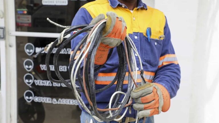 Solicitan abrir juicio a Toxic Crow y otros acusados de fraude eléctrico