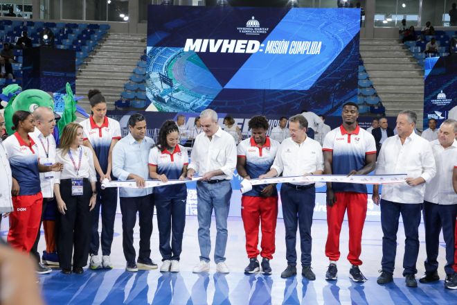 Abinader inaugura pabellones voleibol y taekwondo para JCC