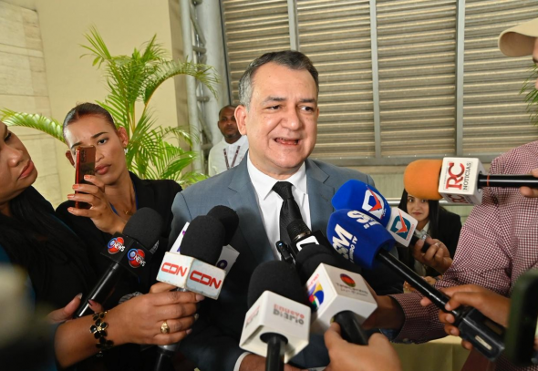 Presidente JCE aclara reglamento que regula encuestas no está suspendido