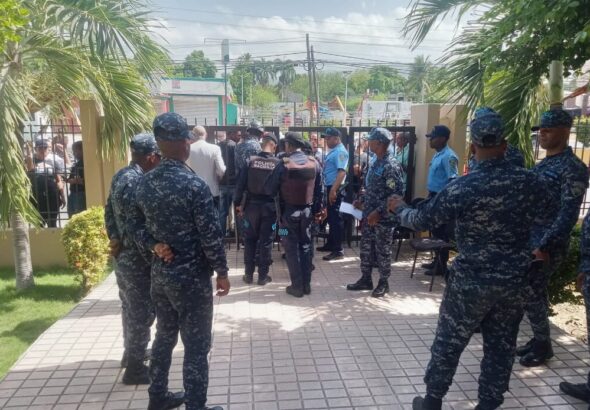 Dictan tres meses de prisión preventiva contra sargento acusada del homicidio de su suegra en Azua