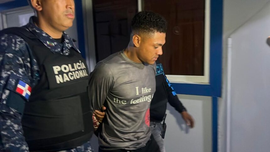 Se entrega sospechoso de muerte de menor encontrada en terreno baldío en Santiago