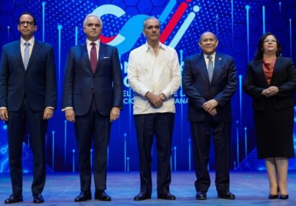 Abinader promete transformar sistema educativo dominicano