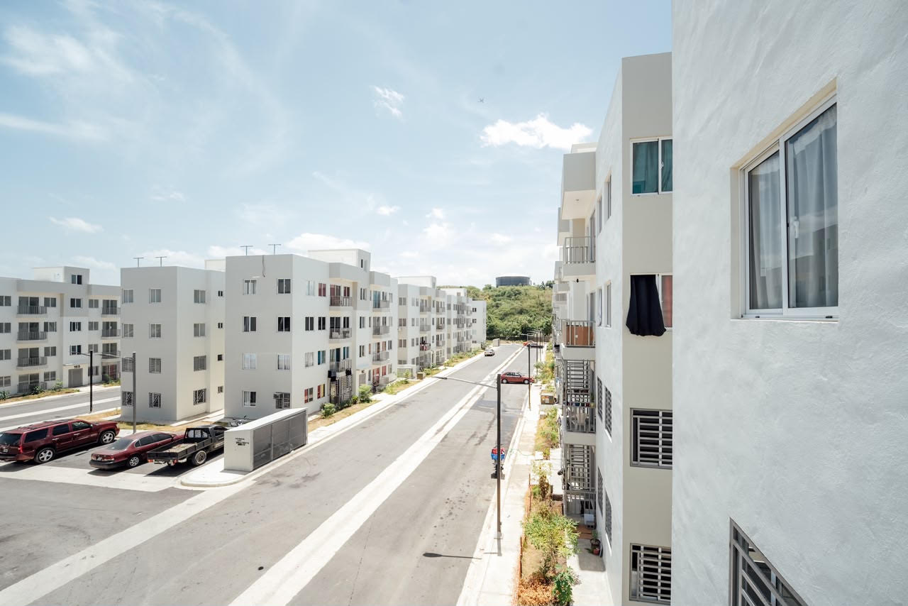 Gobierno entrega apartamentos proyecto Mi Vivienda Santiago
