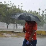 Chubascos vespertinos y temperaturas calurosas dominarán el clima este martes