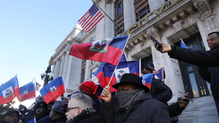 Primer grupo de haitianos deportados desde Estados Unidos