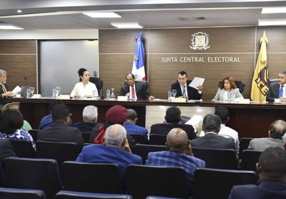 JCE abre proceso contra una empresa por difundir encuestas
