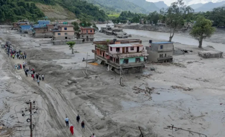 Se elevan a 538 los fallecidos por la riada en la cuenca de Bhote Koshi en Nepal