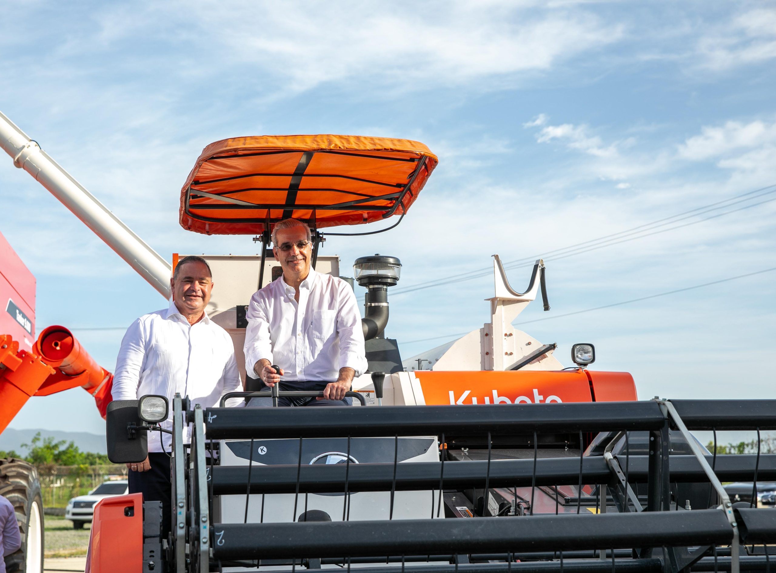 Abinader apuesta por nueva tecnología para el campo dominicano y decirle adiós a la mano de obra extranjera