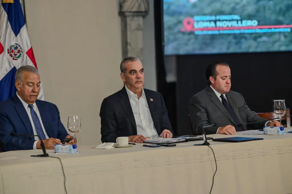 Abinader: “Nadie” podrá apropiarse de un metro cuadrado de los parques nacionales tras su titulación