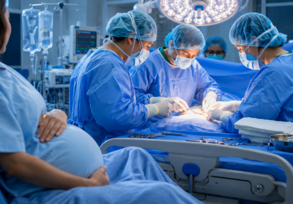 Por alta tasa de cesáreas, podrían duplicar pagos a médicos por partos vaginales