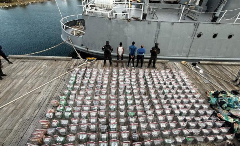 Incautan 1.3 toneladas de cocaína en Peravia; tres detenidos