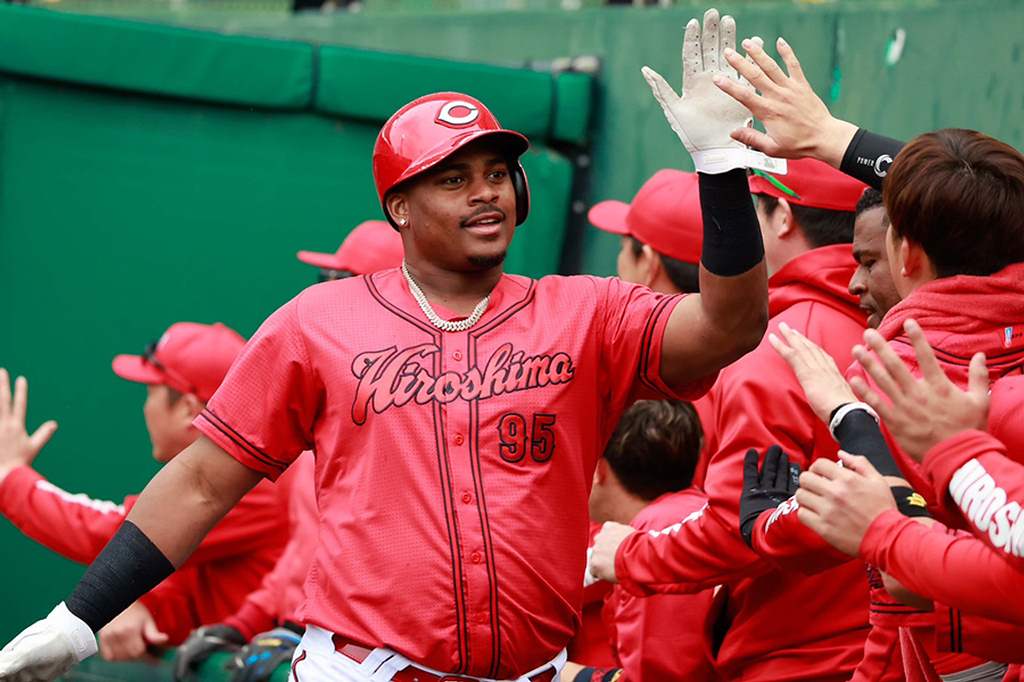 Dominicano Elehuris Montero con 12 jonrones beisbol Japón