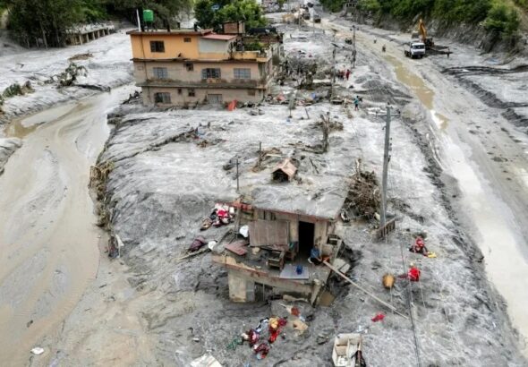 Sube a 1.252 el número de muertos en Nepal por el deslave