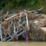 Nepal y China cifran en mil los muertos en la riada mientras buscan miles de desaparecidos
