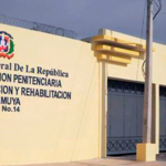 Ataca con una tijera a dos agentes penitenciarios durante ronda en Higüey