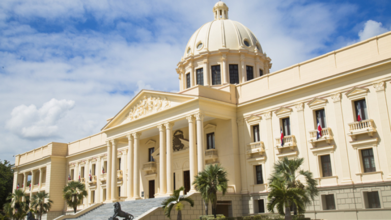 Gobierno dispone que compras de programas sociales prioricen a mipymes industriales nacionales