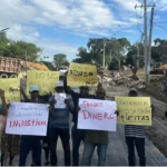 Familias trancan el “Transfer” de Cancino Adentro: reclaman pago por sus terrenos