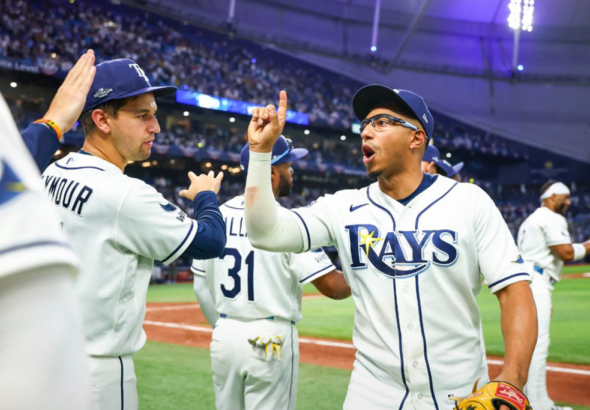 Dodgers y Rays avanzan Series Campeonato de Grandes Ligas