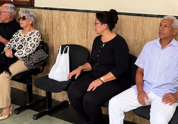 Familiares de víctimas del Jet Set llegan al tribunal a la espera de decisión sobre calificación jurídica