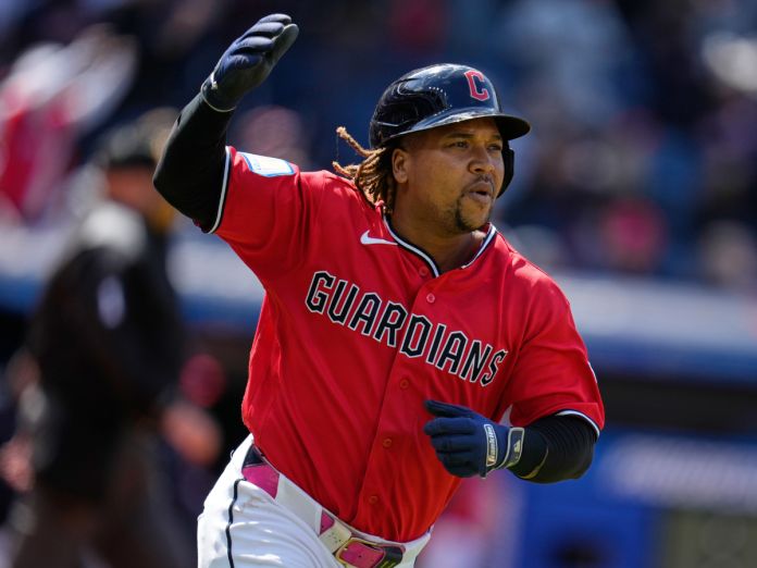José Ramírez iguala récord de Cleveland en postemporada GL