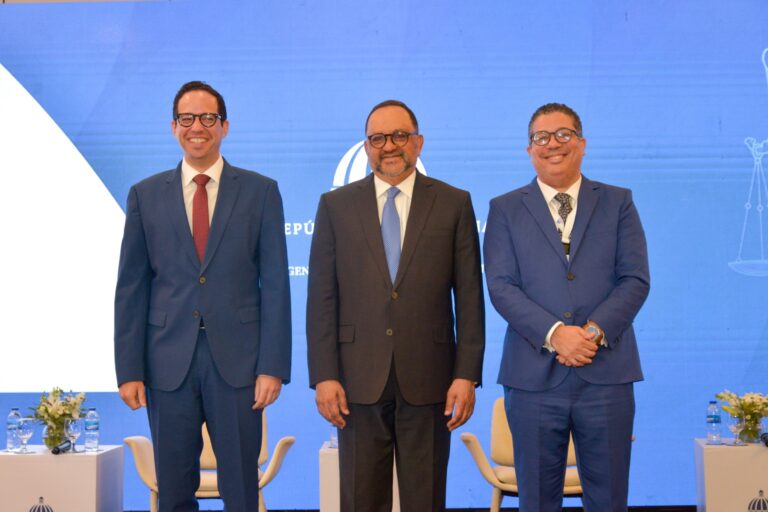 Ministerio de Justicia presenta al Abogado General de la Administración Pública