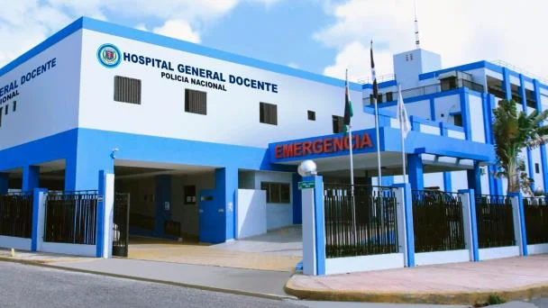 Auditoría al hospital de la Policía expone fallas en compras, nómina, activos y combustibles en la administración de RD$4,198 millones  
