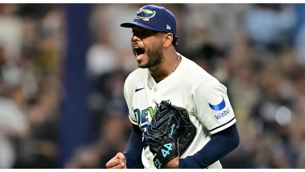 Cerveceros vencen a los Rays en el Juego 1 de la Serie Mundial; Misiorowski impone récord de velocidad