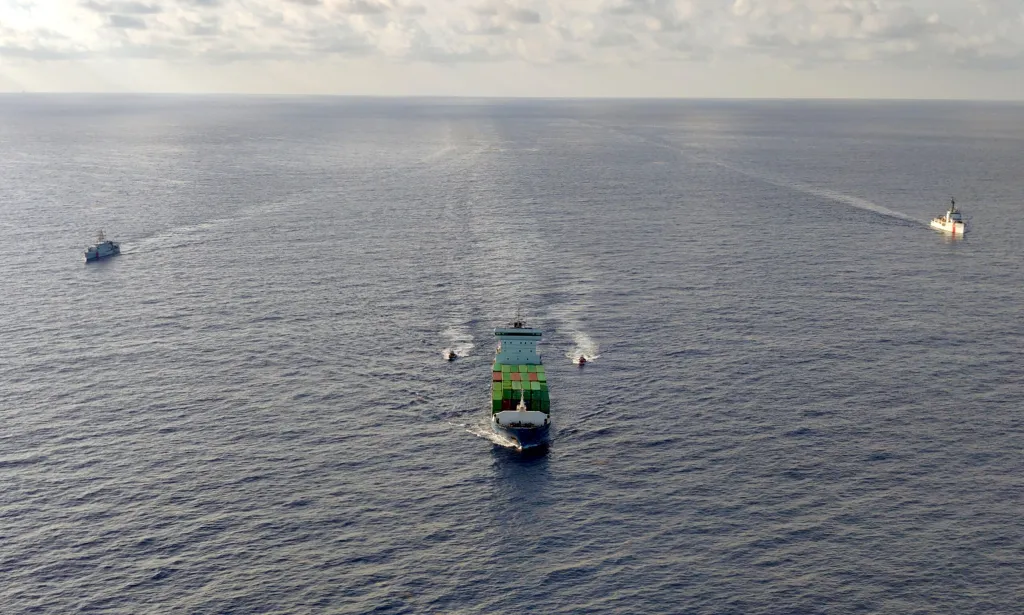 Guardacostas de EEUU interceptan en el Caribe un buque que transportaba combustible a Cuba