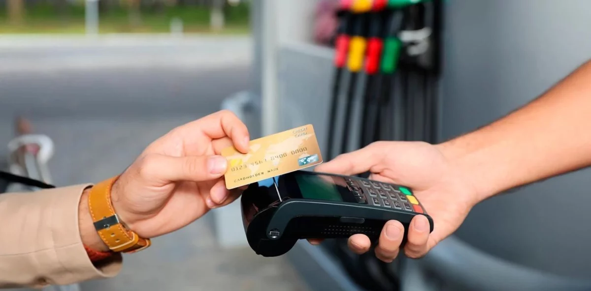 Altas comisiones pagos tarjetas impactan en ganancia comercio