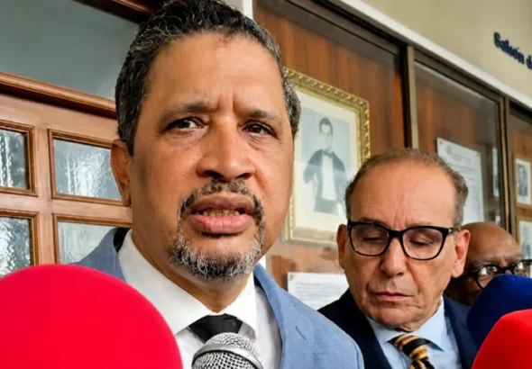 Abogados se querellan contra director de la Policía por presuntas ejecuciones extrajudiciales