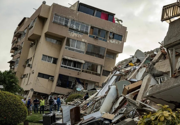 Derrumbes de edificios y graves daños por sismo 7.7 en Panamá