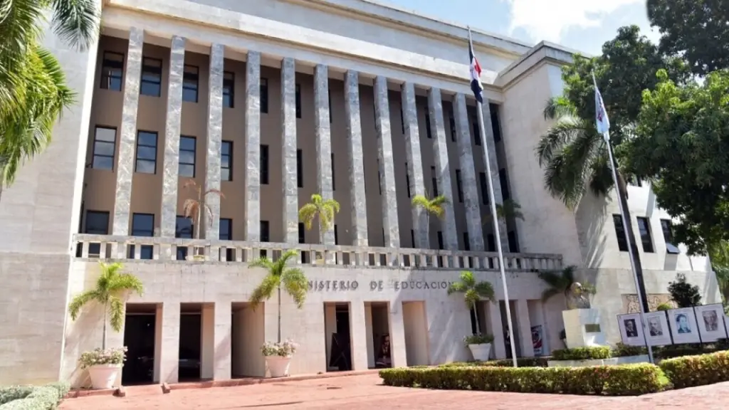 Minerd dispone retorno a clases este jueves tras levantamiento de alerta amarilla