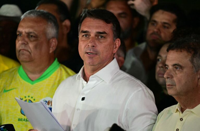 Flávio Bolsonaro rechaza los resultados electorales de Brasil